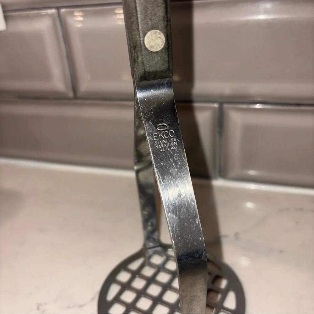 Ekco Flint Vanadium Arrow Head Potato Masher 9 1/2